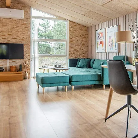 6 Person In Fan Holiday home